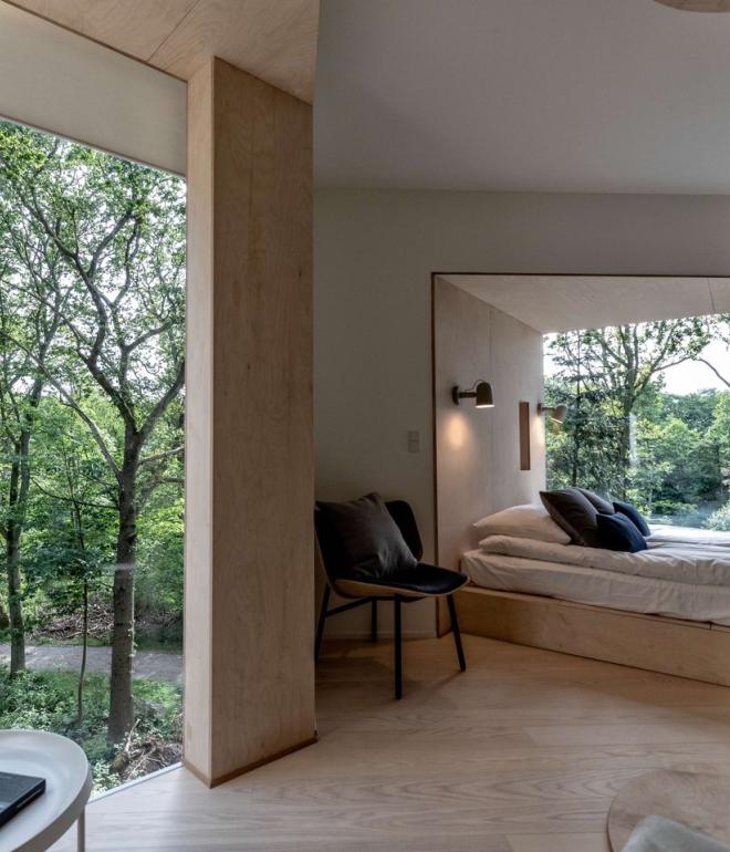 Utsikten fra innsiden av Løvtag Tretopphotell