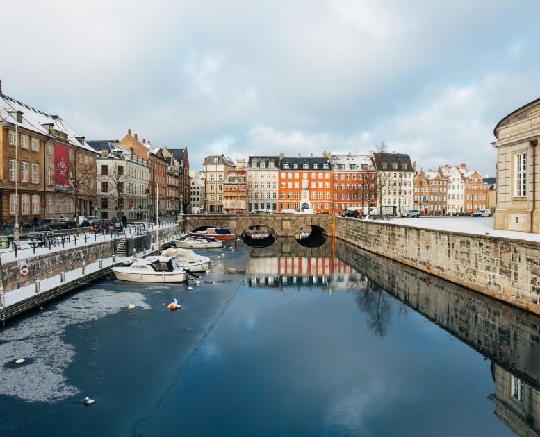Kanal i København på vinteren